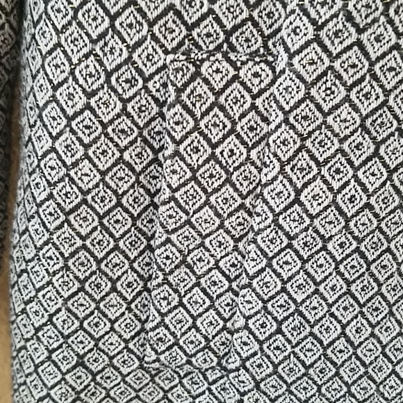 Suit - Picture 3 of 7